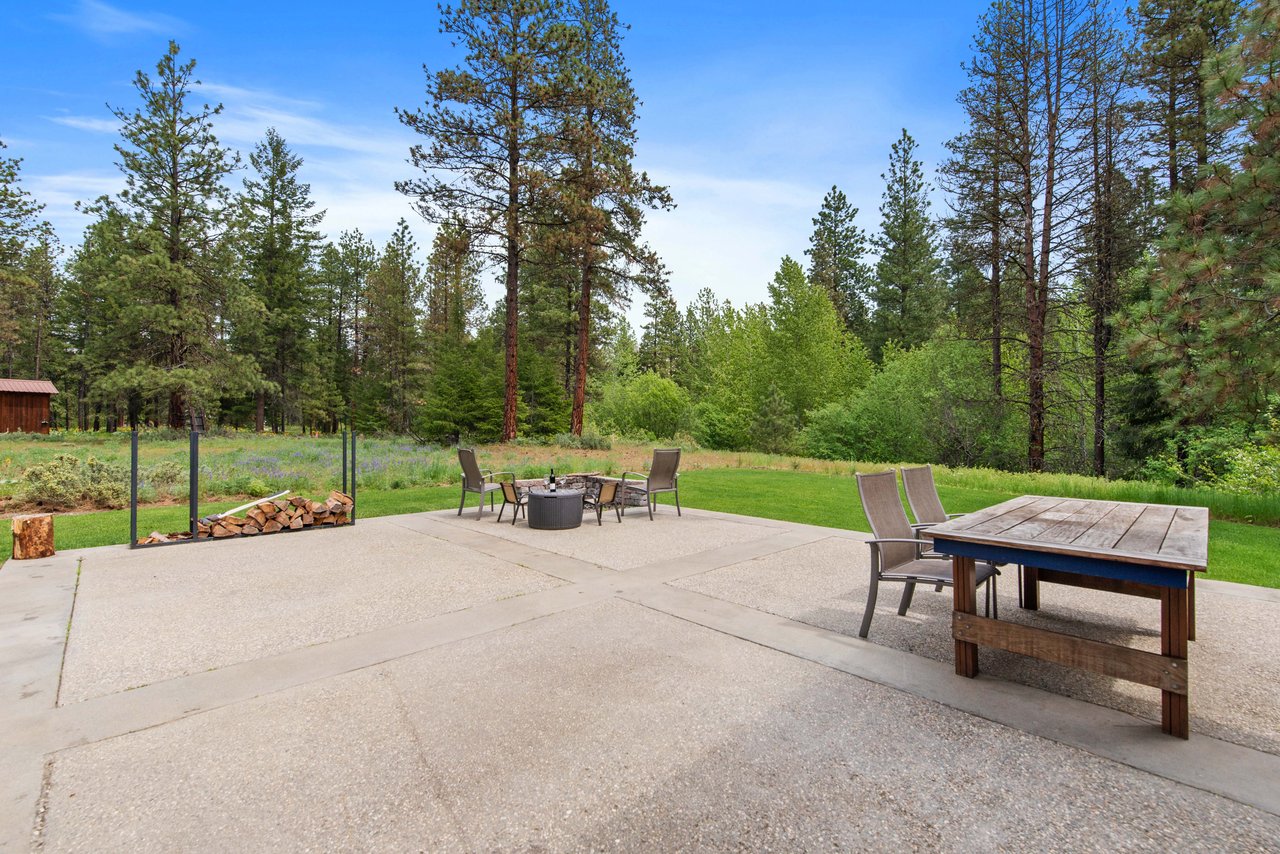 Exterior Seating amidst the nature