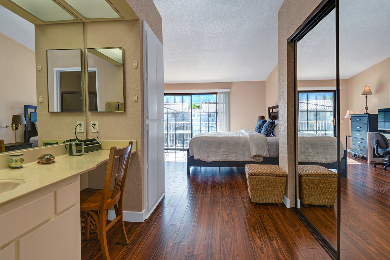 MAIN BATHROOM REVERSE.jpg mls