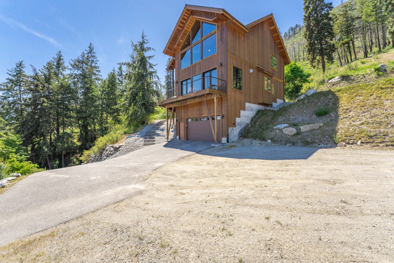 Exterior / Front of the Home - Paved Driveway