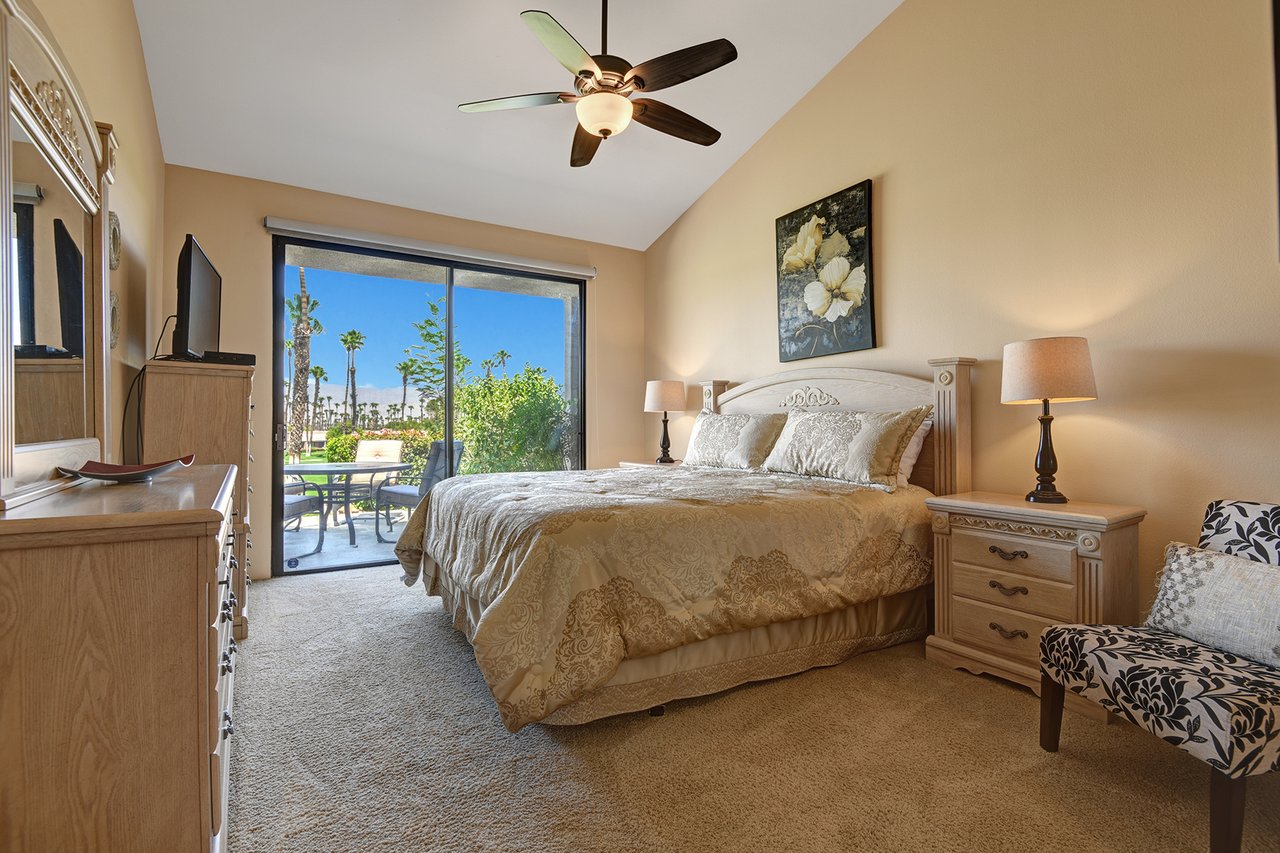 PRIMARY BEDROOM.jpg mls