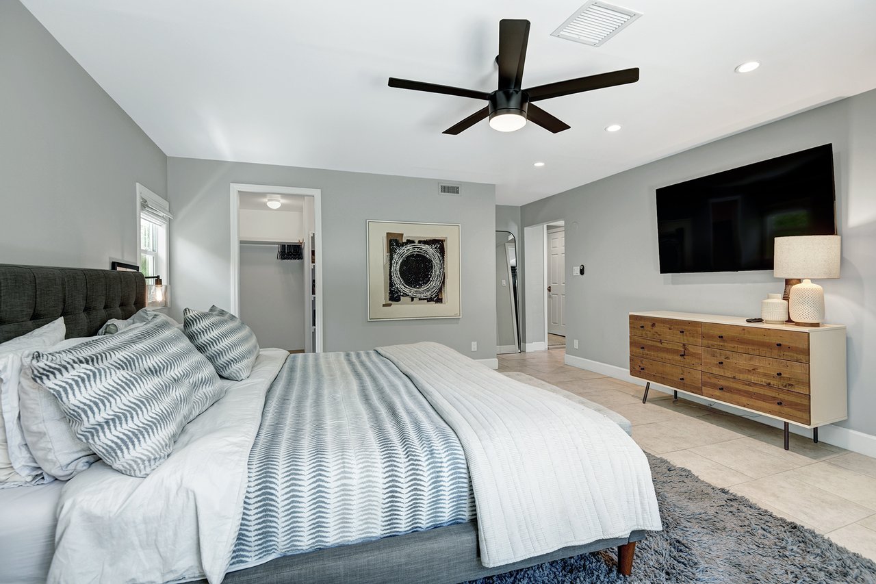 MAIN BEDROOM REVERSE