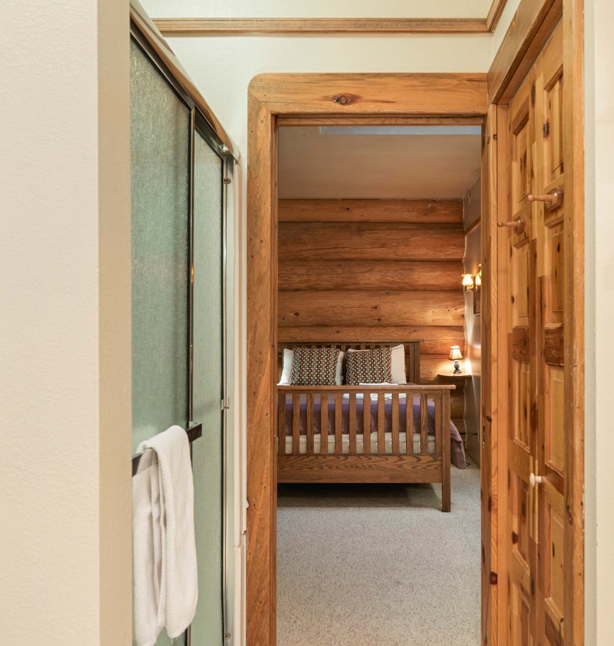 Bedroom with Queen Bed