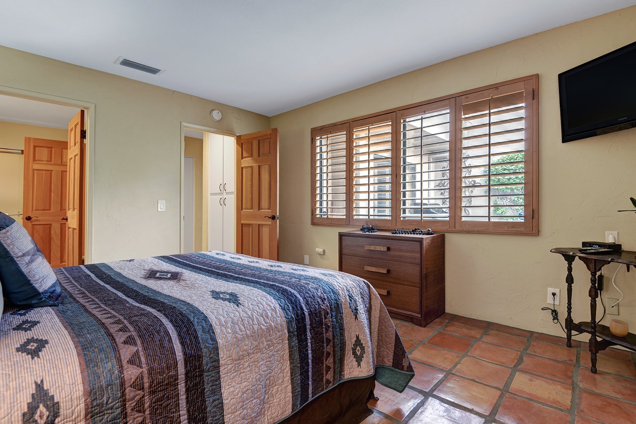 GUEST BEDROOM OVER BED