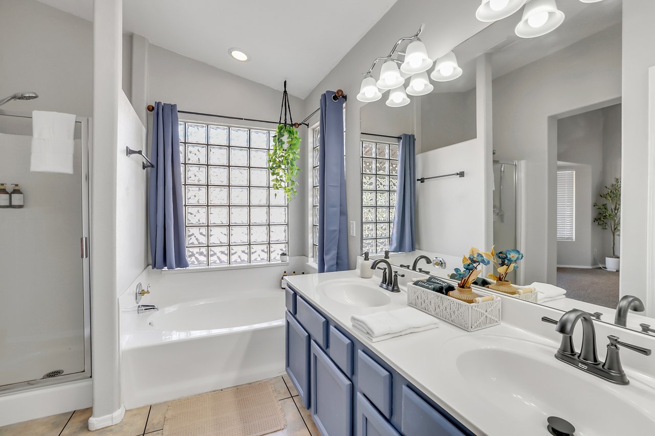 Ensuite Master Bathroom