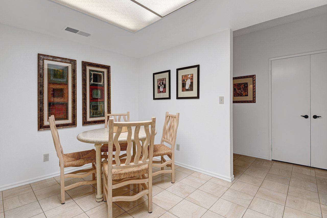 KITCHEN TABLE.jpg mls