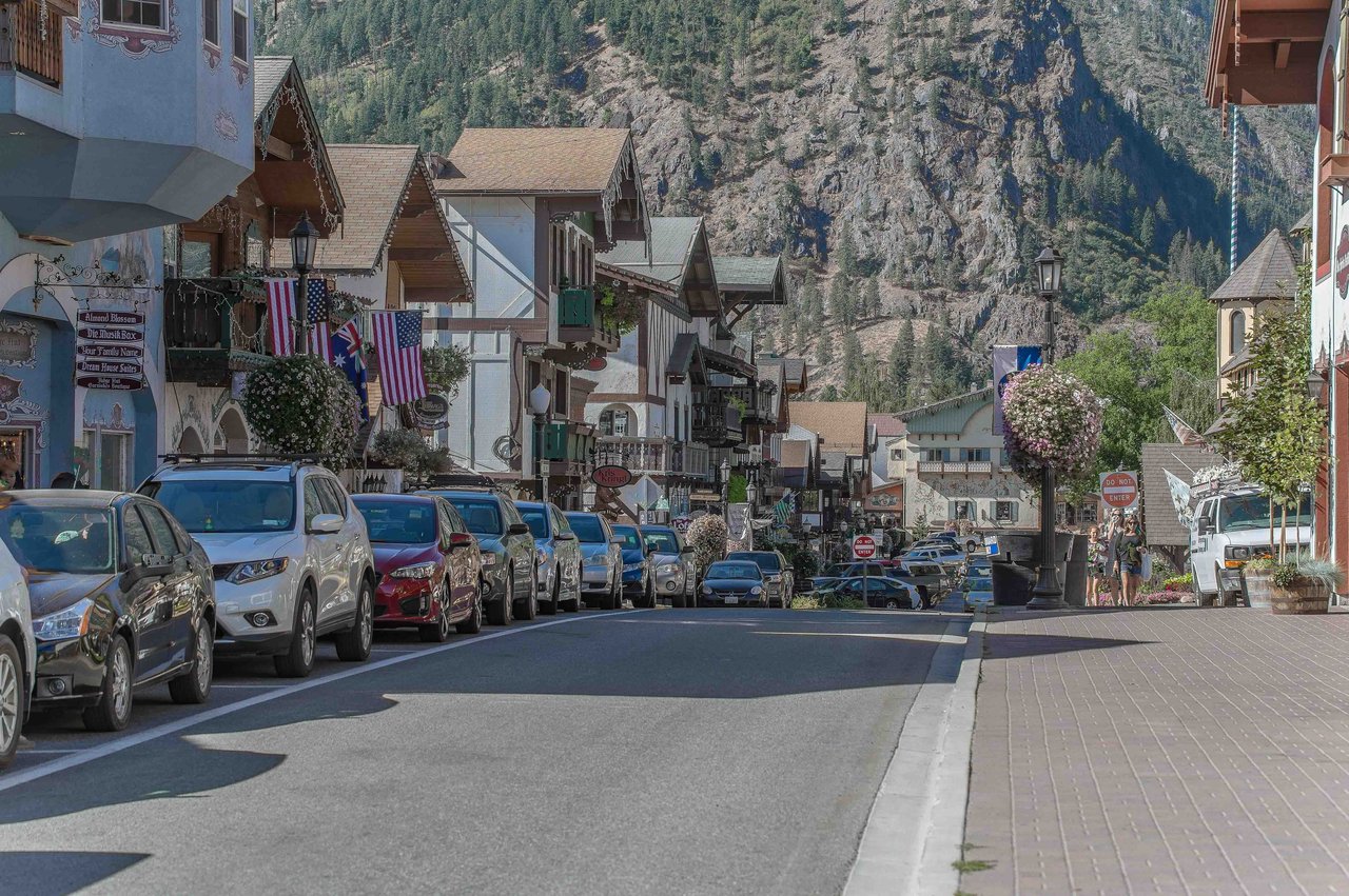 Stay in the heart of Downtown Leavenworth at Annapurna