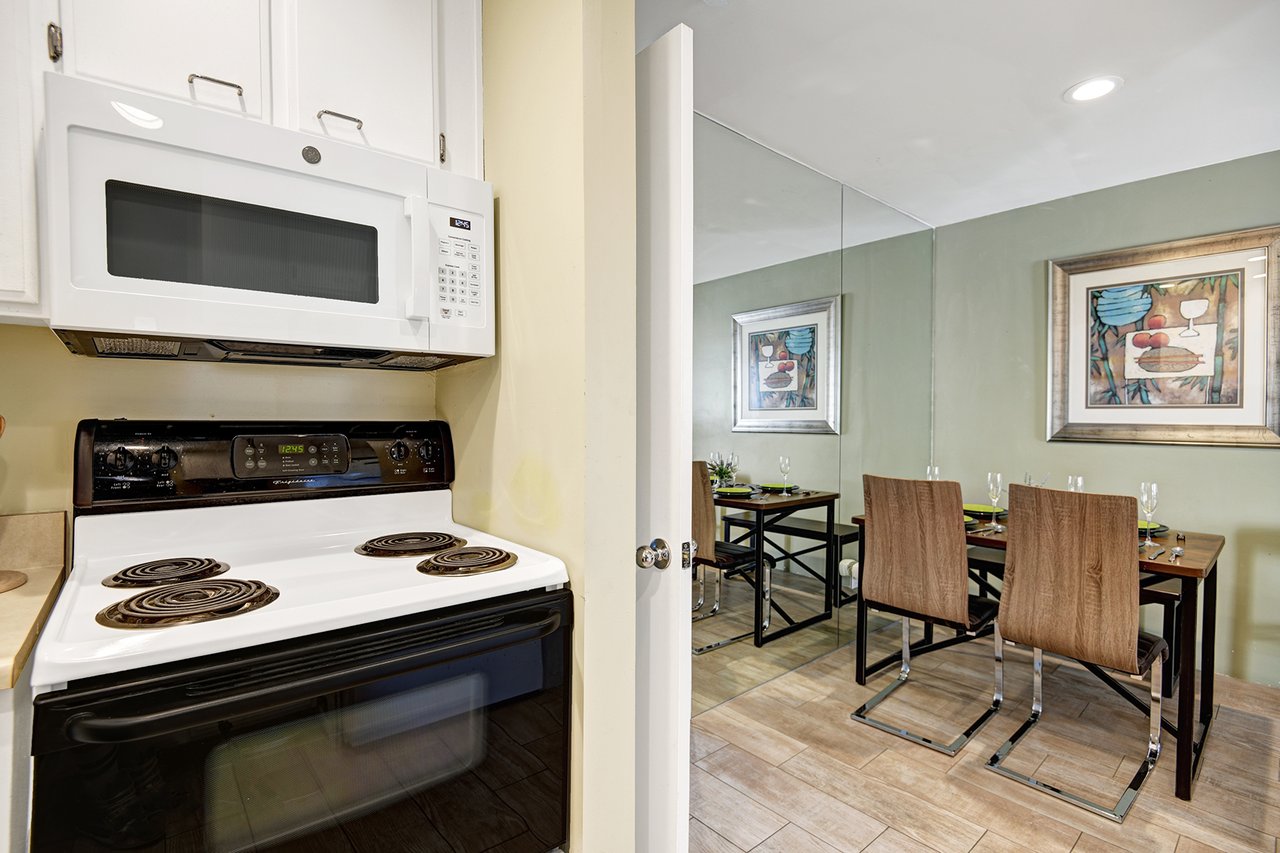 KITCHEN REVERSE.jpg mls