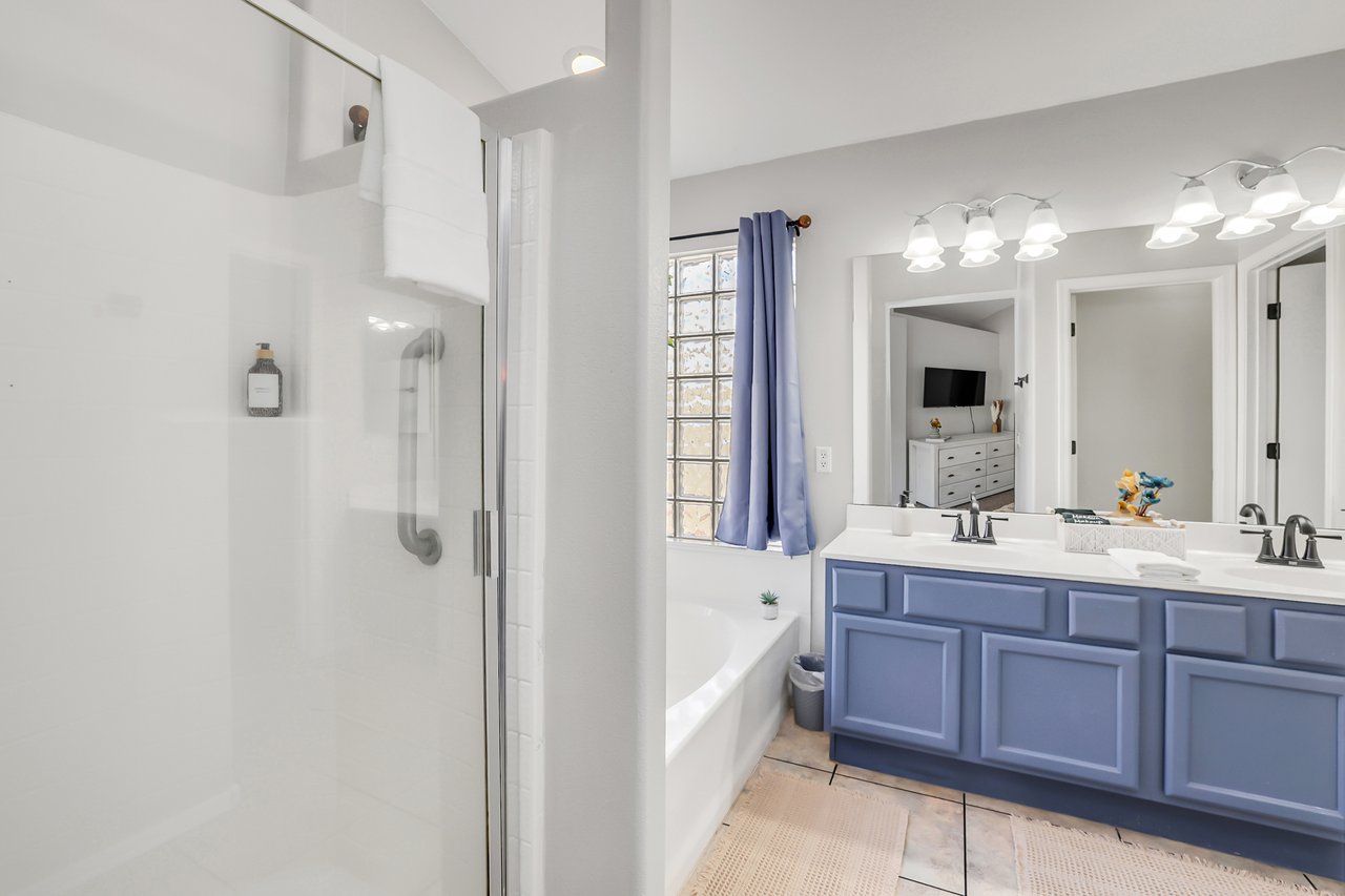 Ensuite Master Bathroom