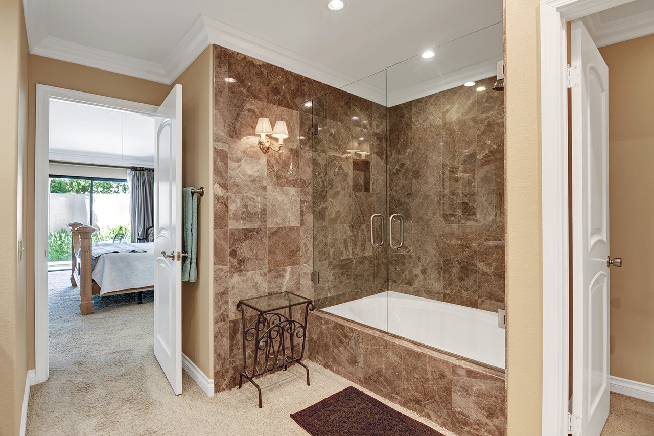 MAIN BATHROOM REVERSE