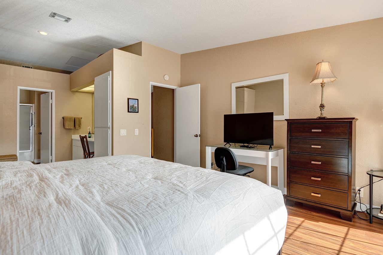 MAIN BEDROOM OVER BED.jpg mls