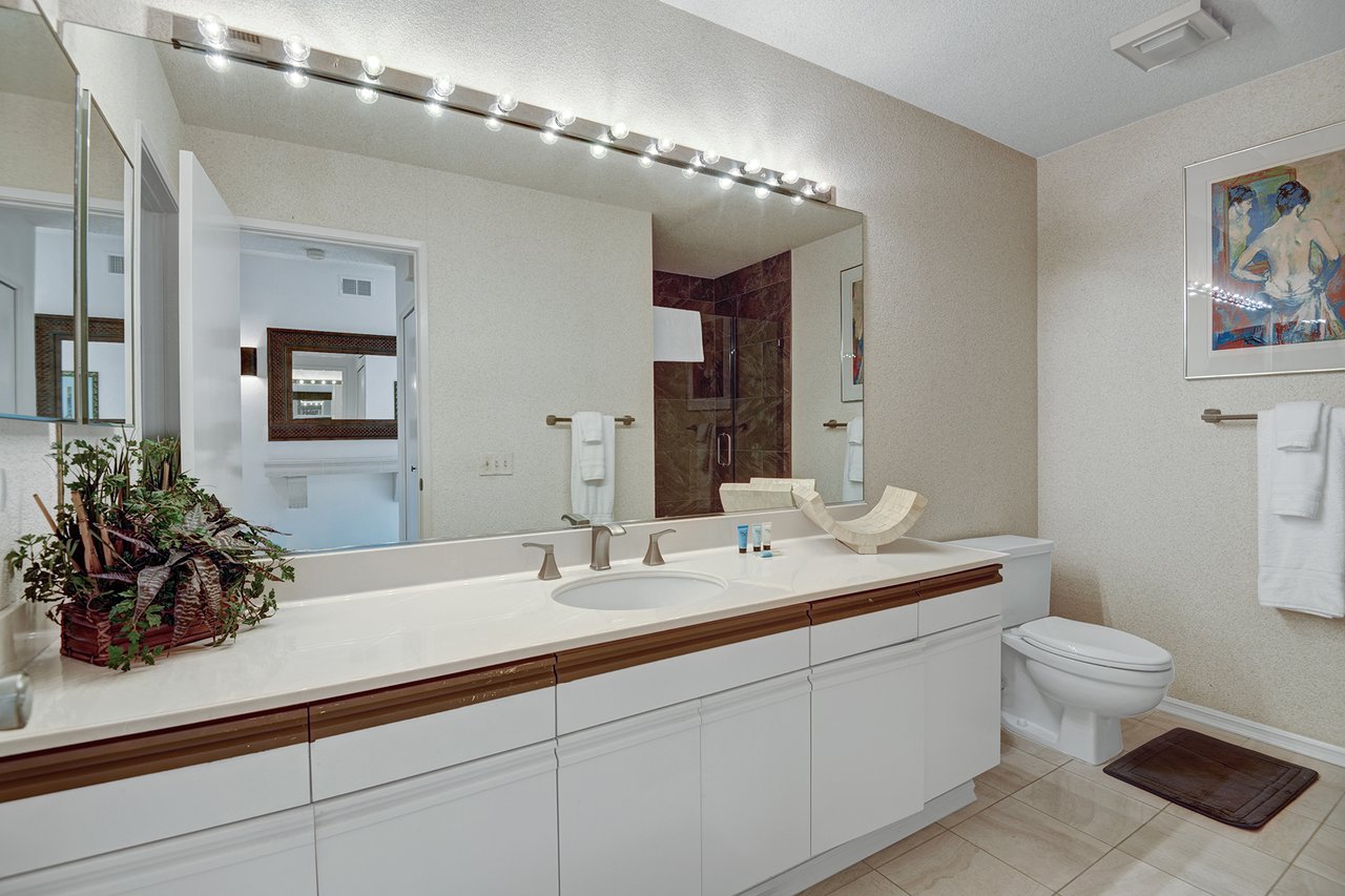 GUEST BATHROOM.jpg mls