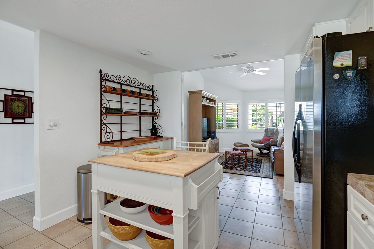 KITCHEN REVERSE.jpg mls