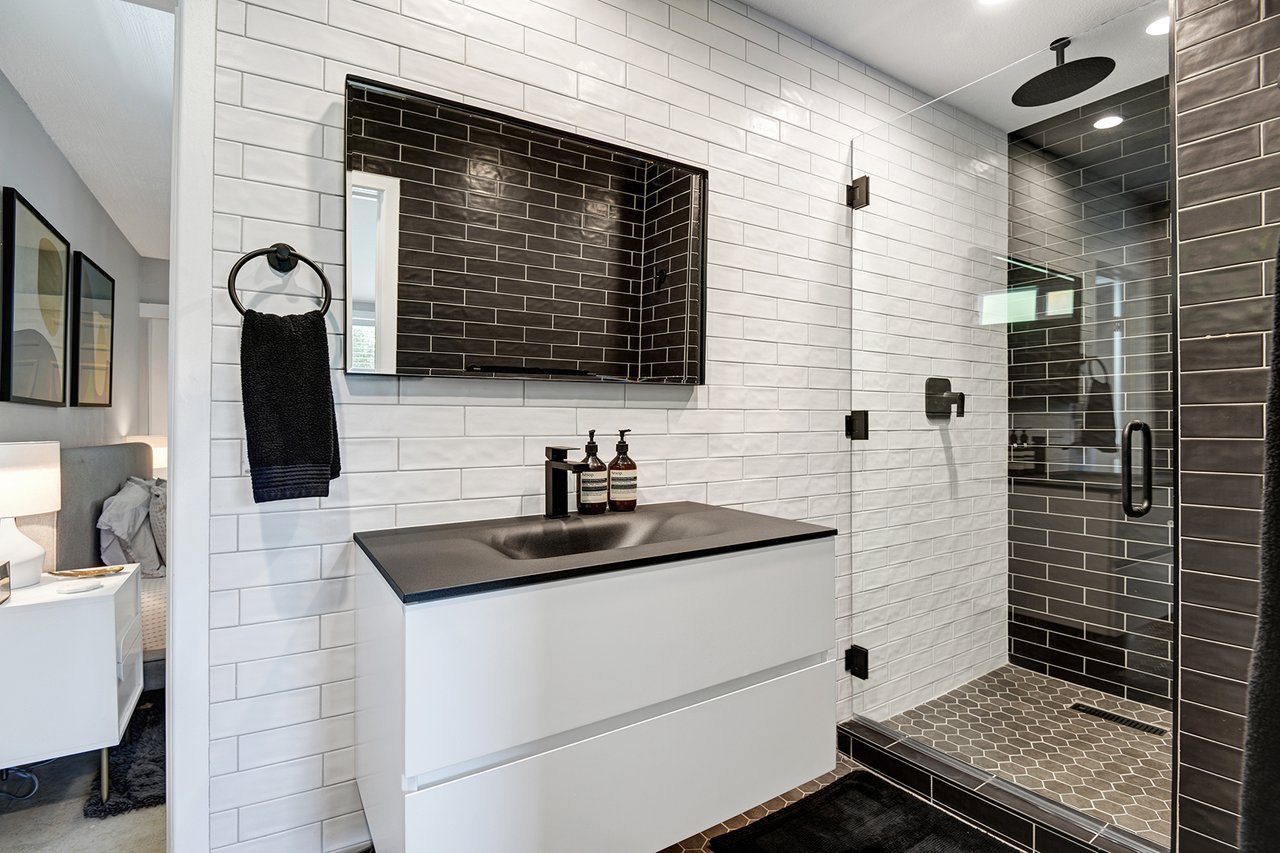 JACK AND JILL BATHROOM