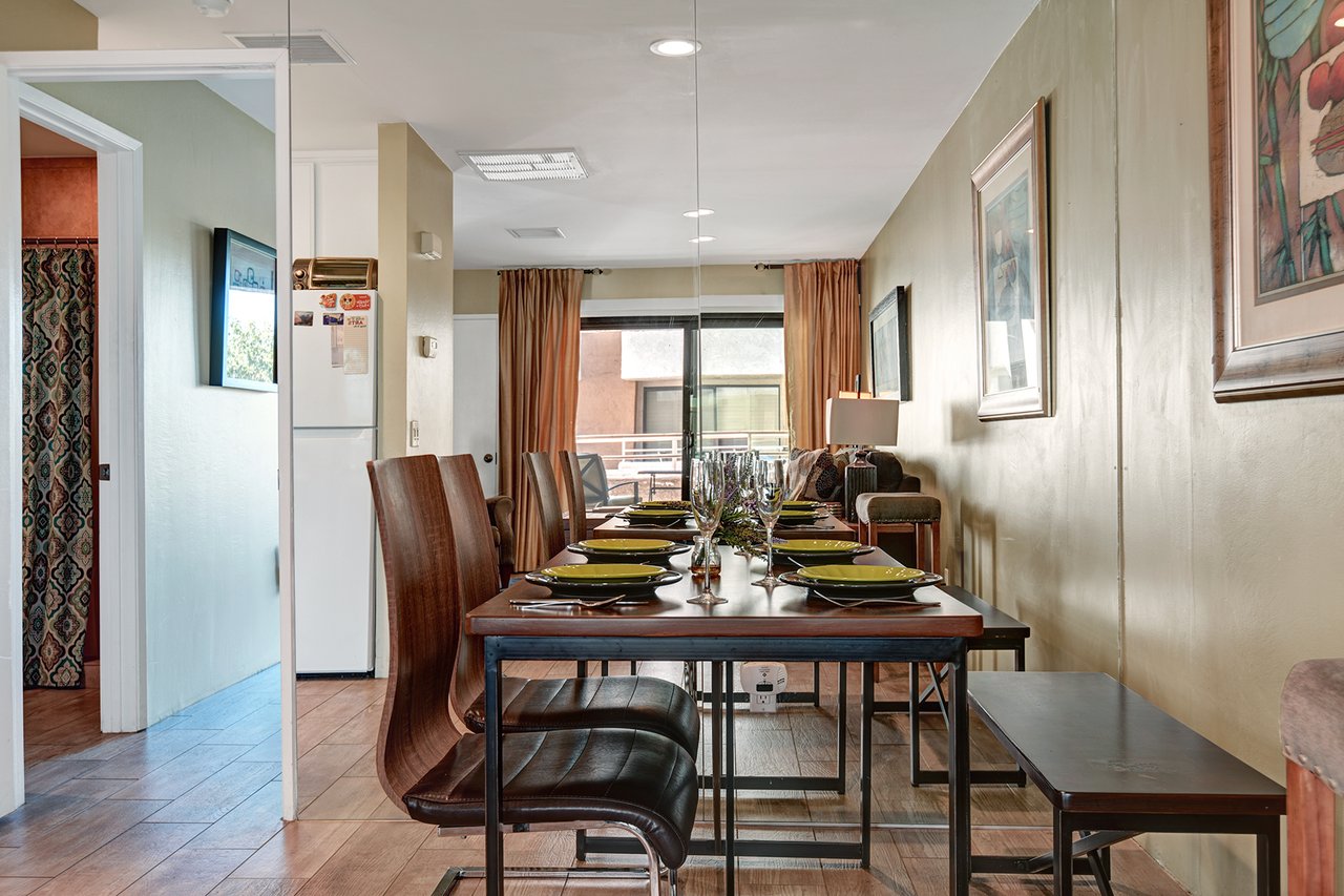 DINING TABLE.jpg mls