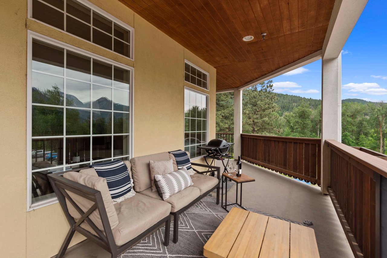 Large Covered, Wrap-Around Deck with seating