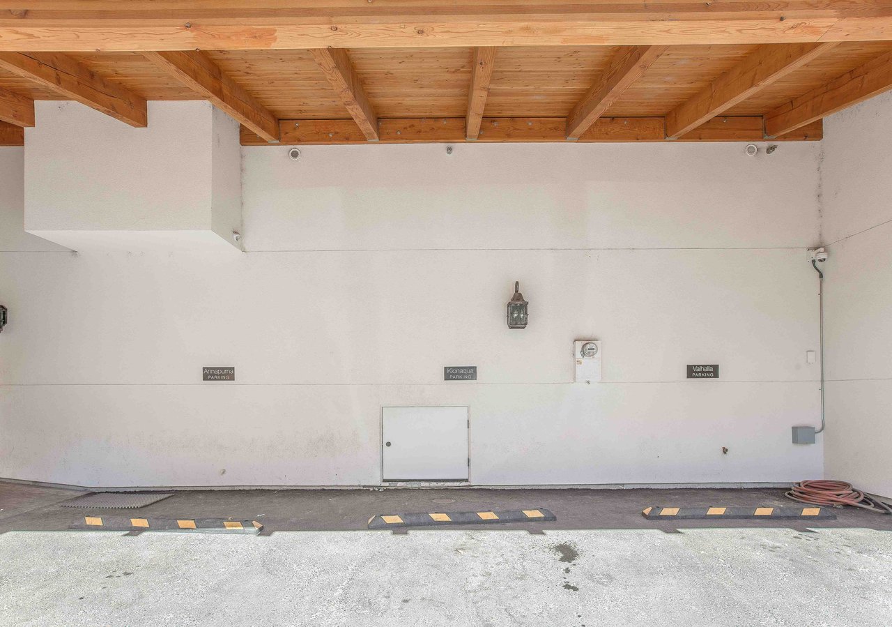 Parking for one vehicle.