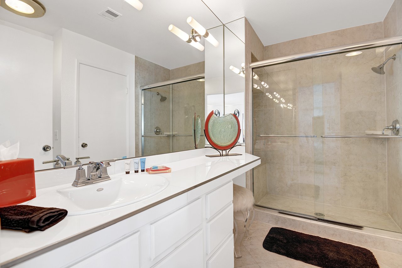 GUEST BATHROOM.jpg mls