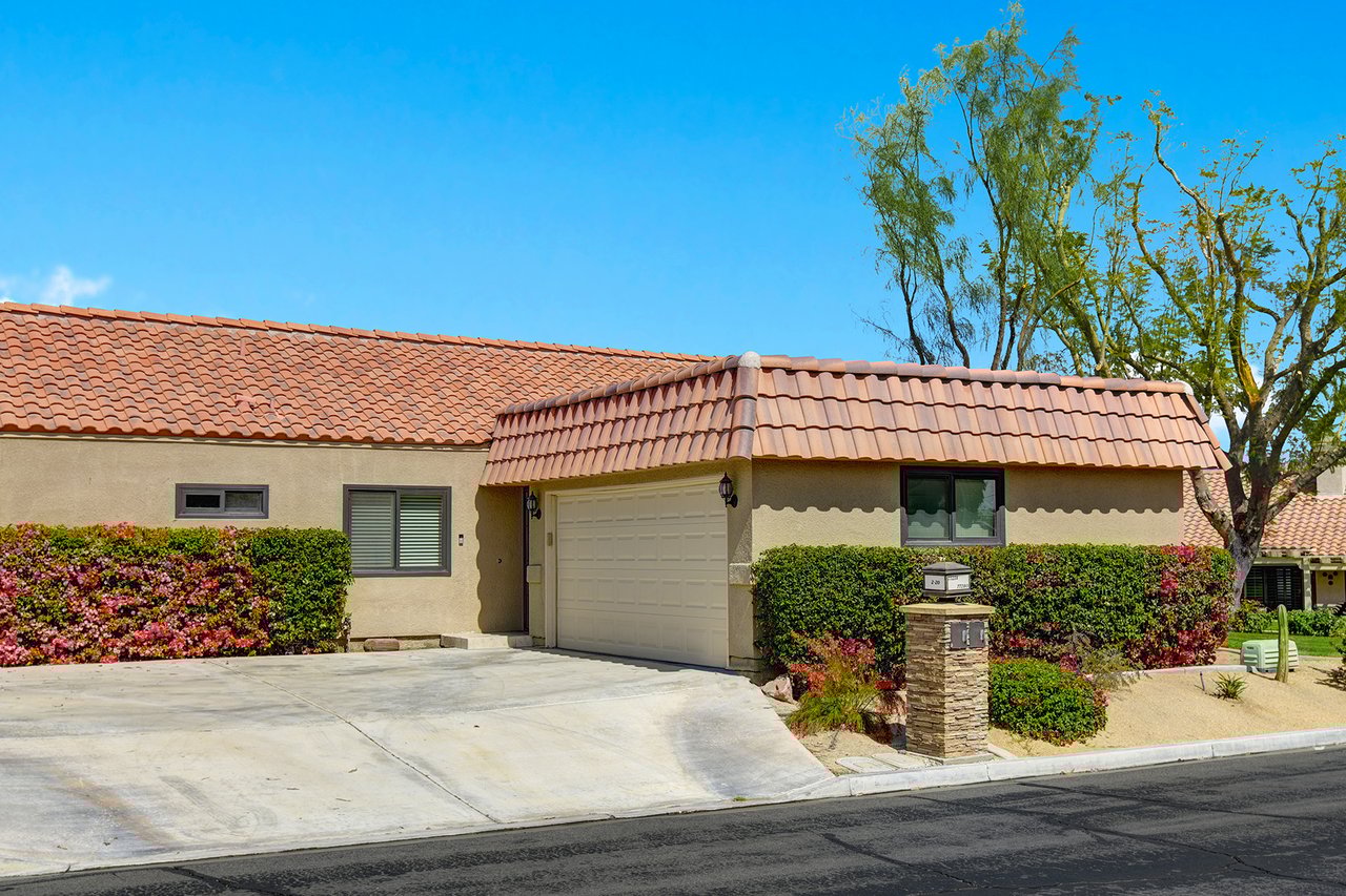 FRONT OF HOME.jpg mls