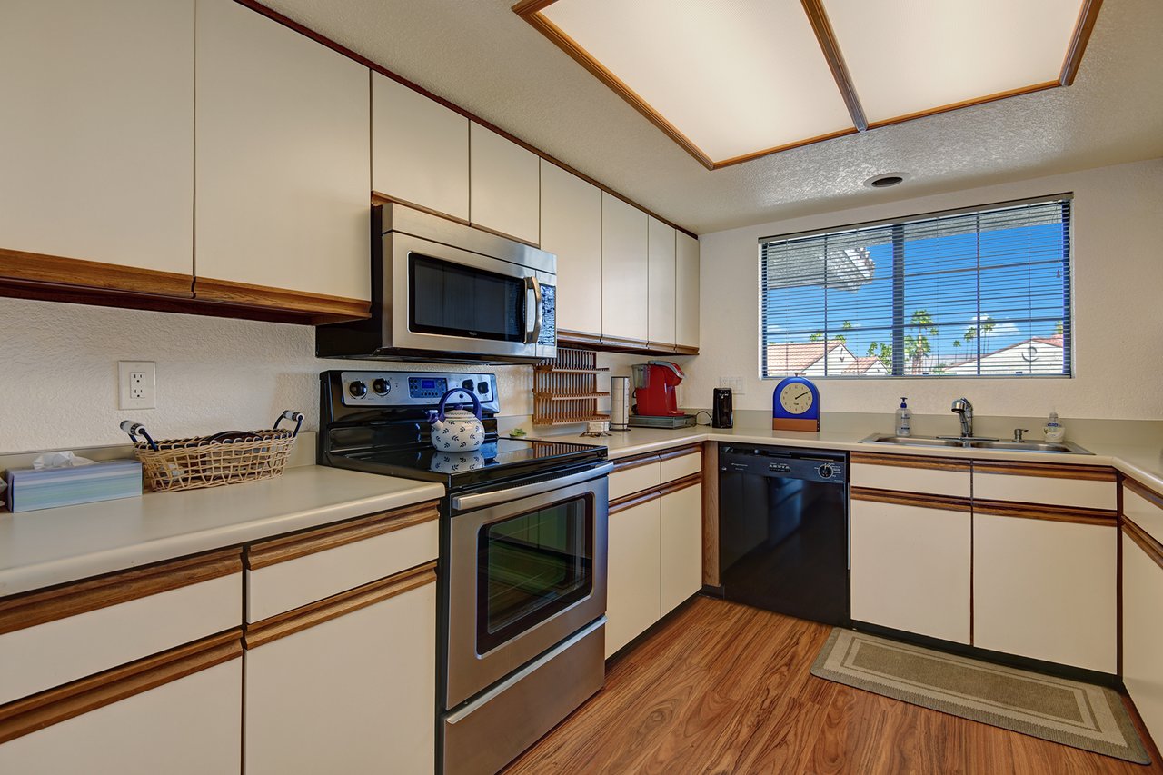 KITCHEN CONTINUED.jpg mls