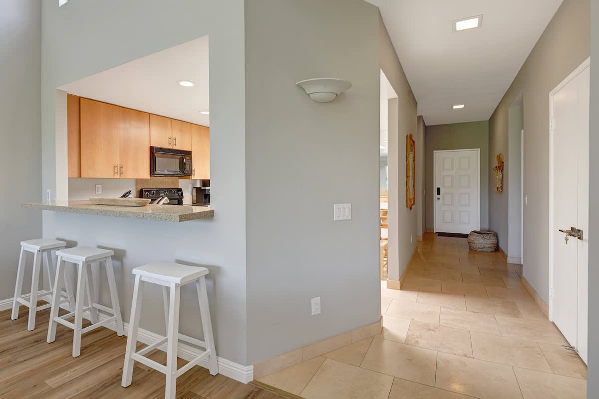 KITCHEN BAR TOP.jpg mls