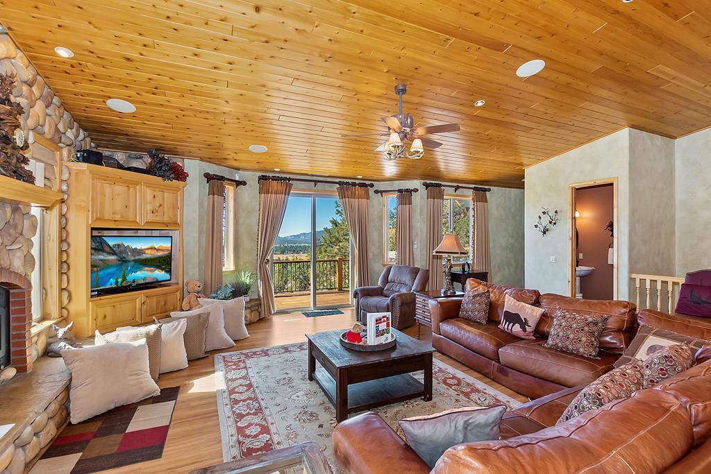 Great Living Room Area with Deck Access