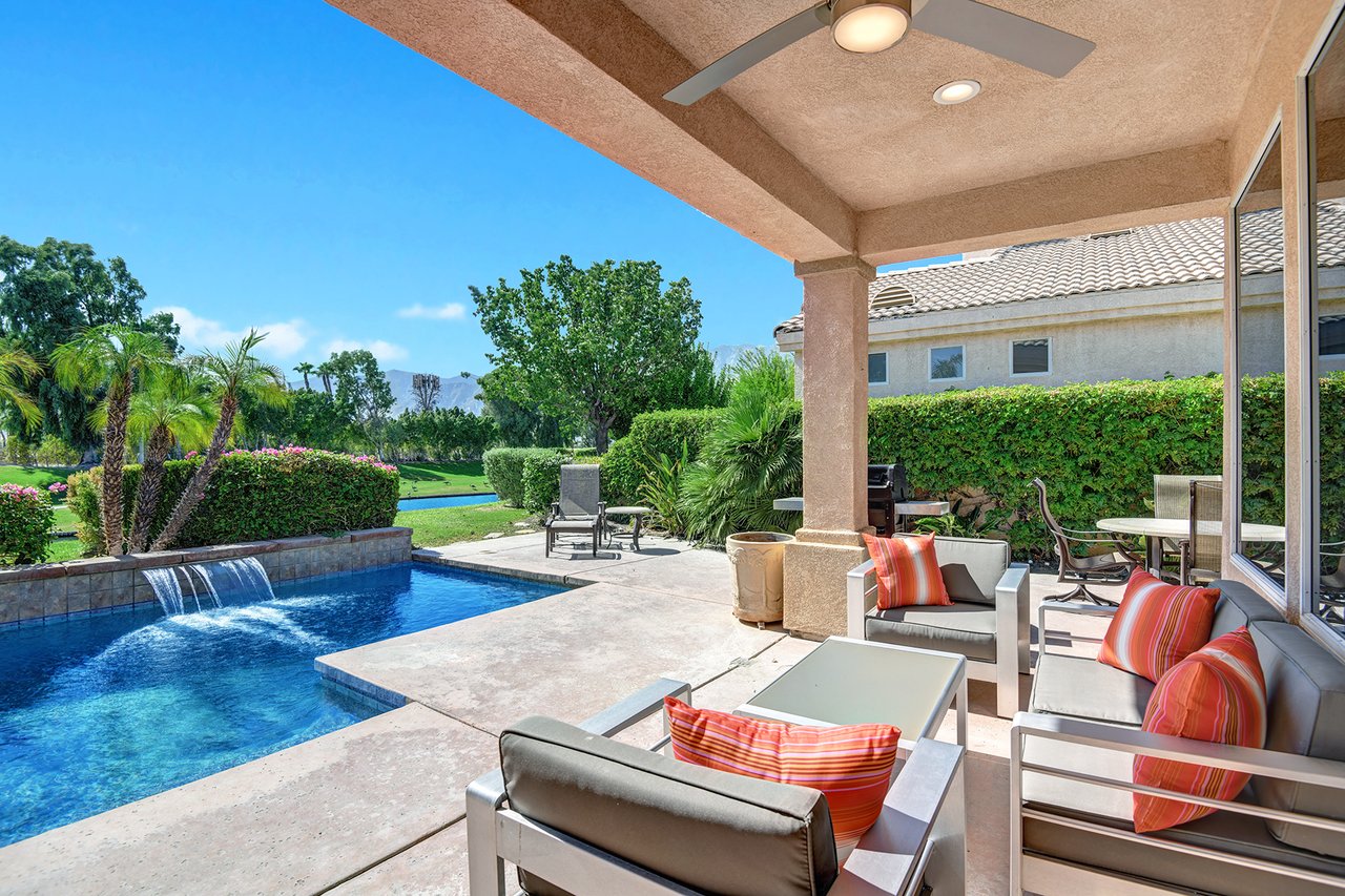 OUTDOOR LIVING SPACE