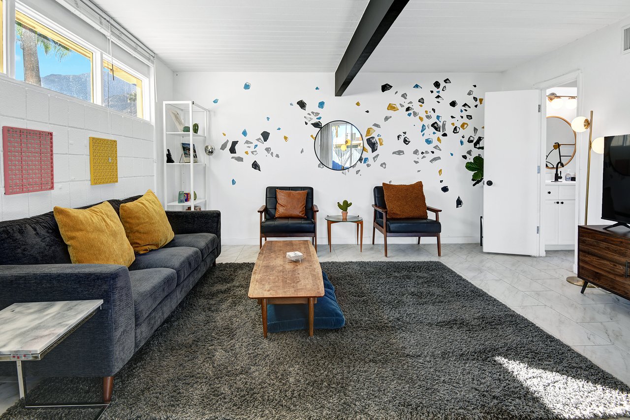 Ocotillo Art Bungalow - Meredith Lodging