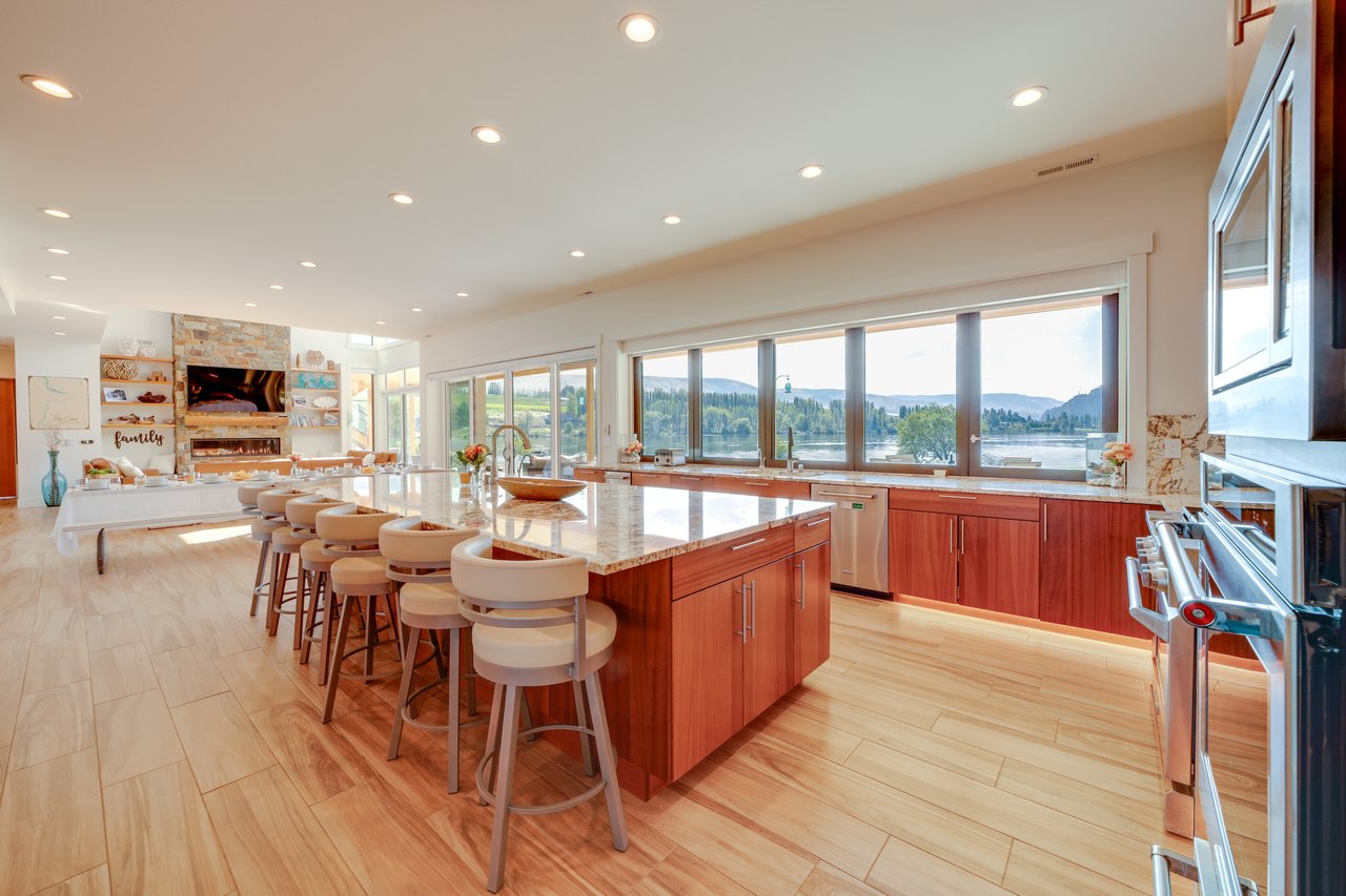 Sapele wood cabinets overlooking the lake