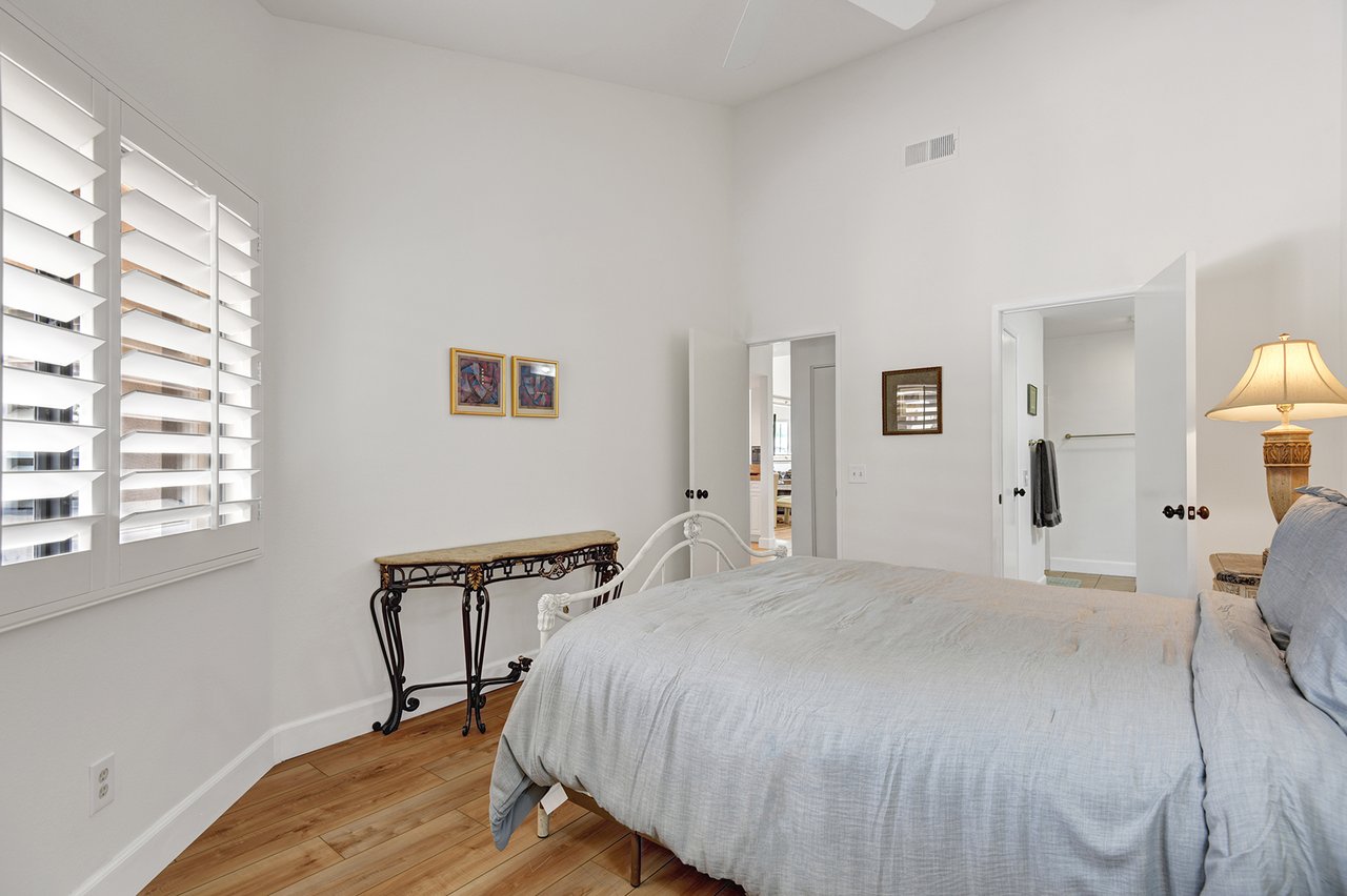 GUEST ROOM REVERSE.jpg mls