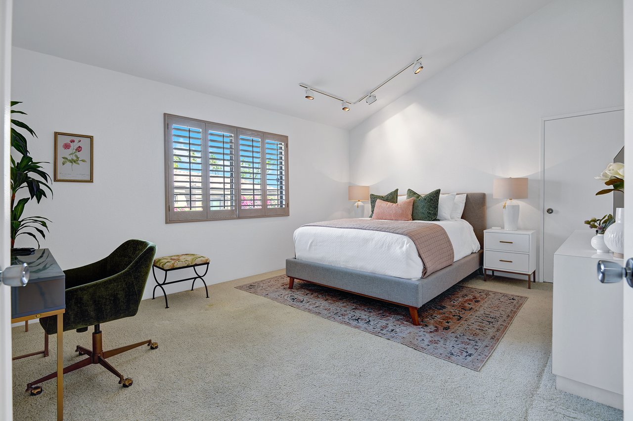 V3947- Greens and Dreams