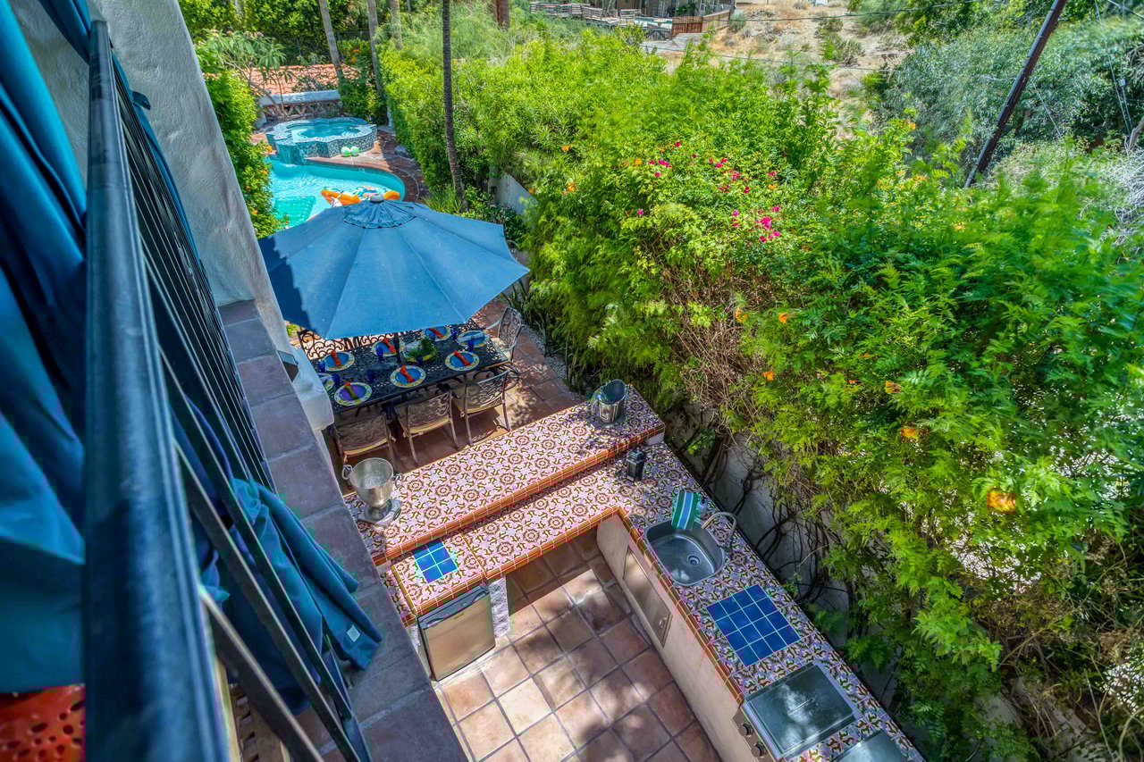 Casa Grande-Primary bedroom 1 balcony facing outdoor kitchen