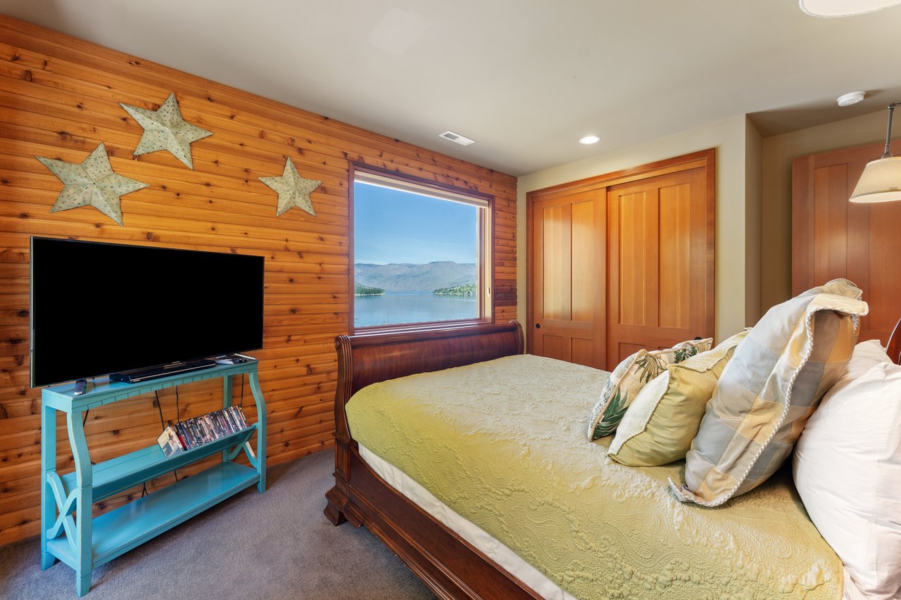 Upper Level Bedroom 2 with Queen Bed -