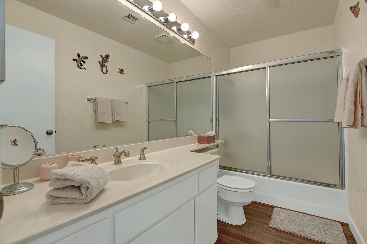 GUEST BATHROOM.jpg mls