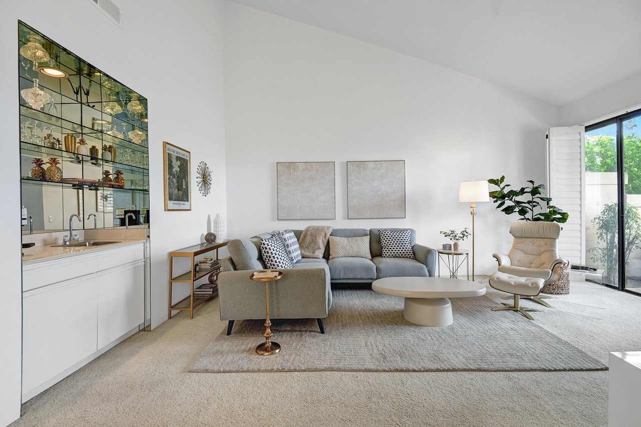 V3947- Greens and Dreams