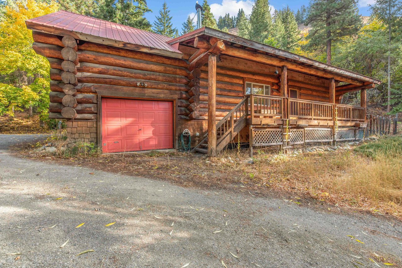 Bear Ridge - Rustic Log Cabin Exterior