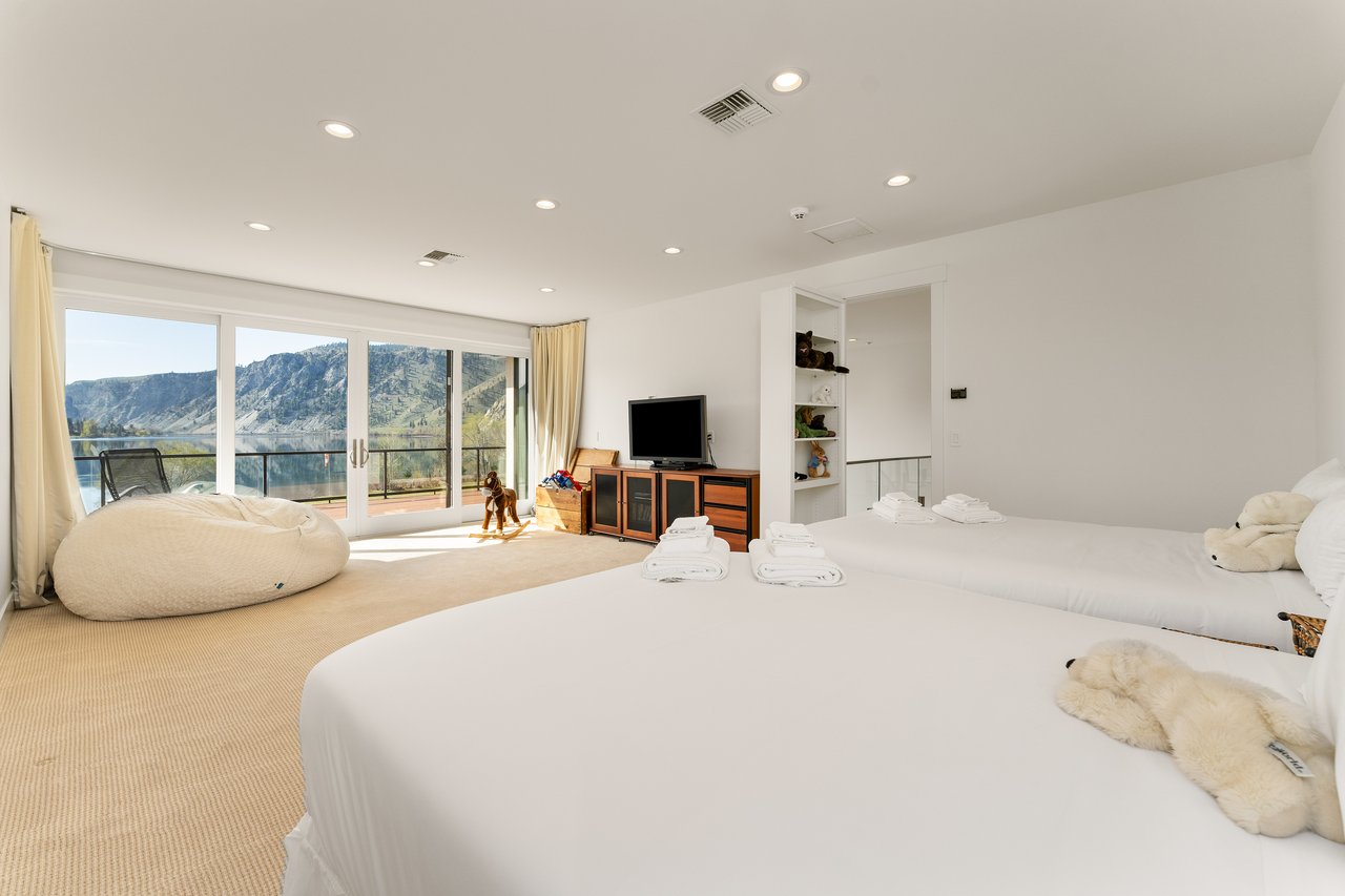 Bedroom #5 two (2) Queen Beds