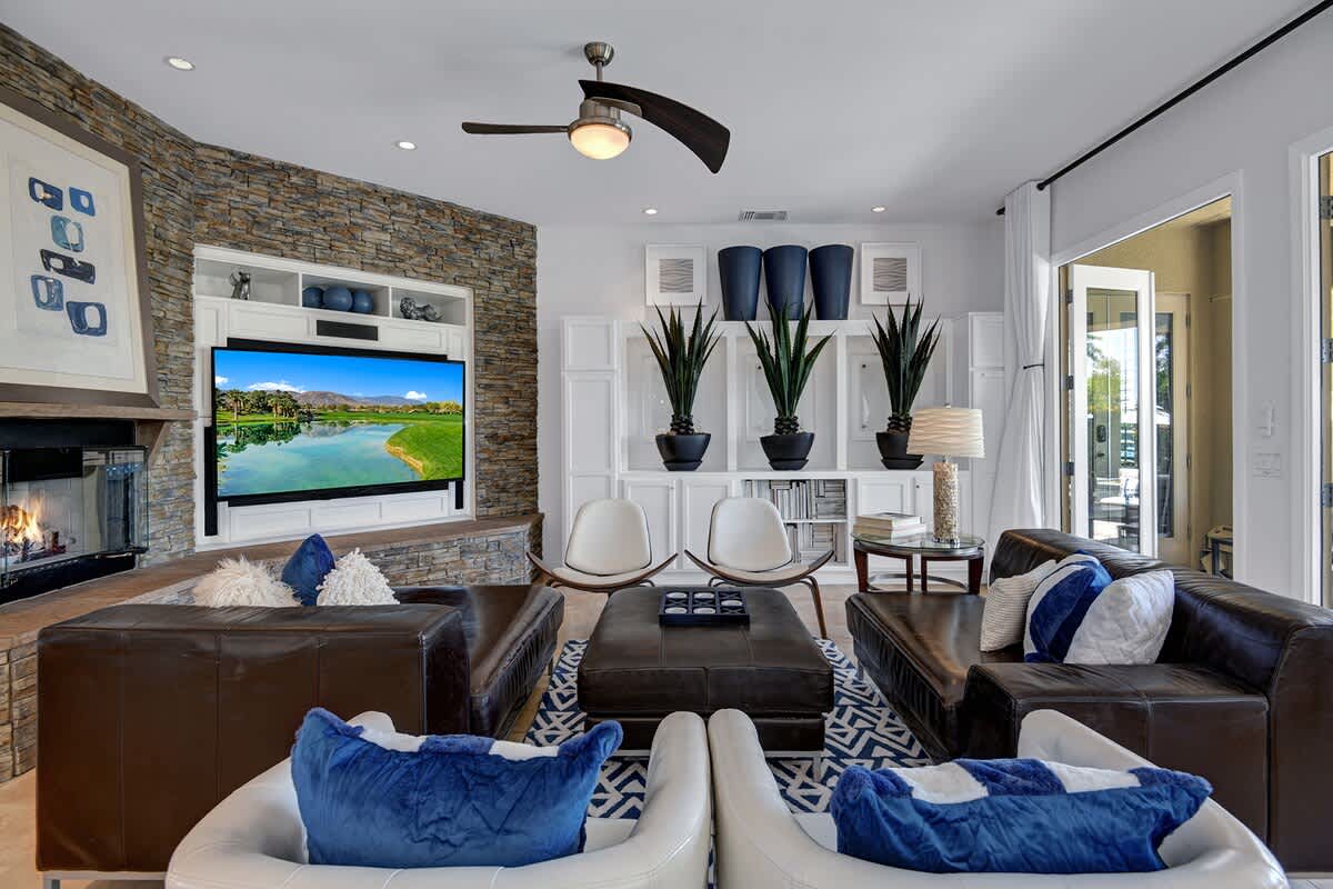 LIVING SPACE HEAD ON