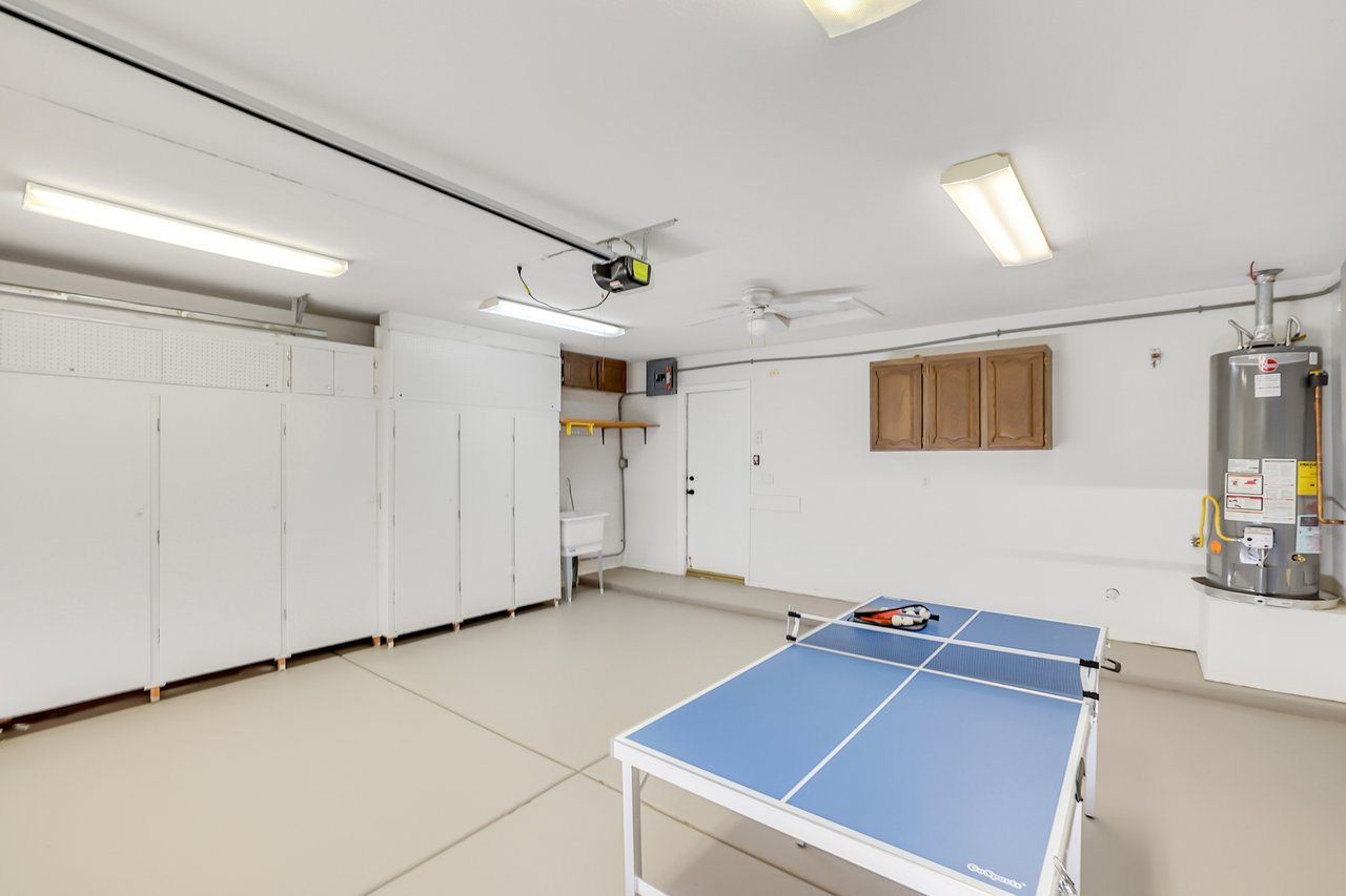 Garage/Game Room