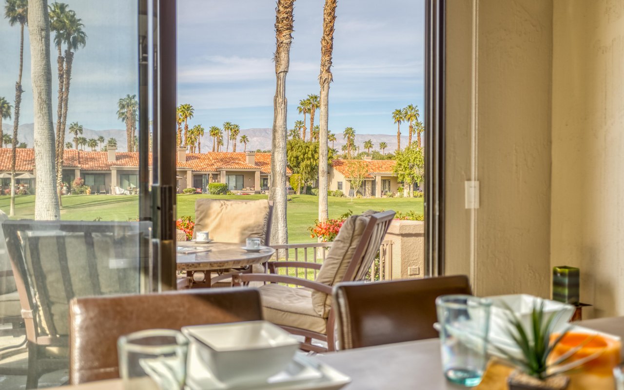 Dining overlooking to Patio