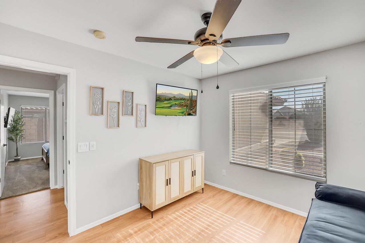 Office w/ pull out futon