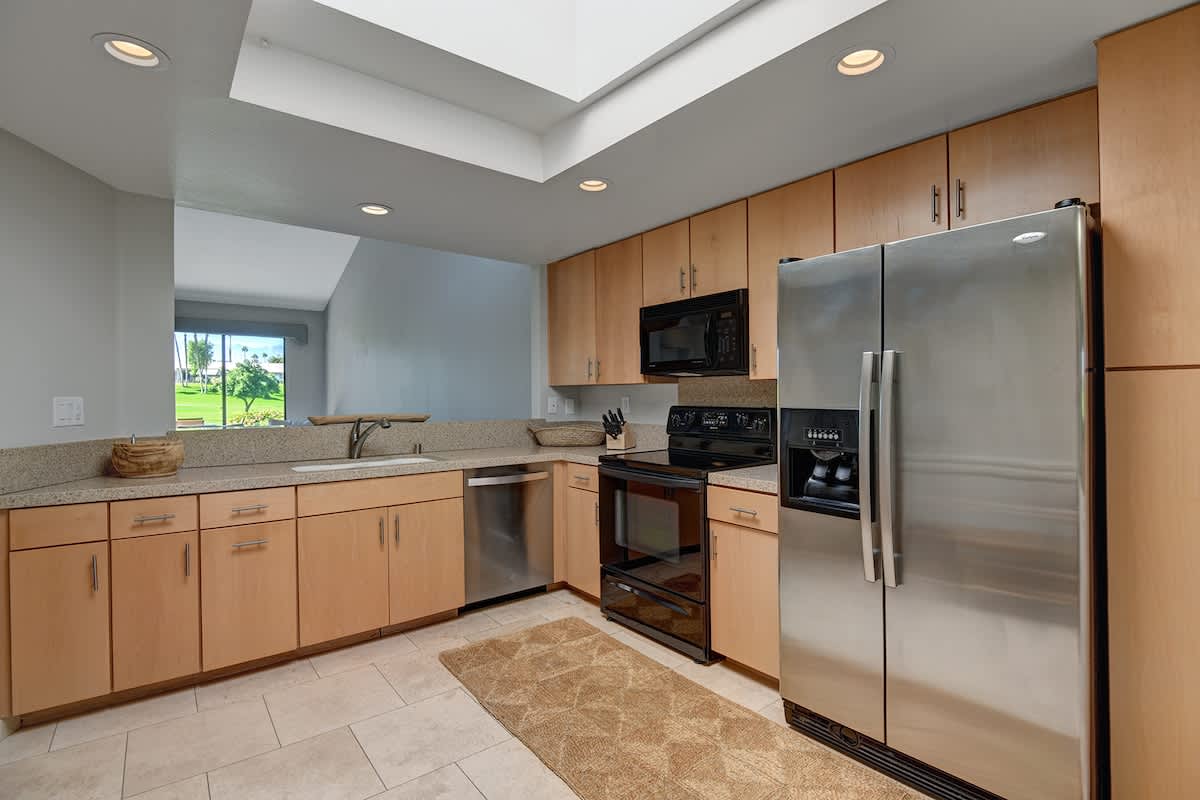 KITCHEN CONTINUED.jpg mls