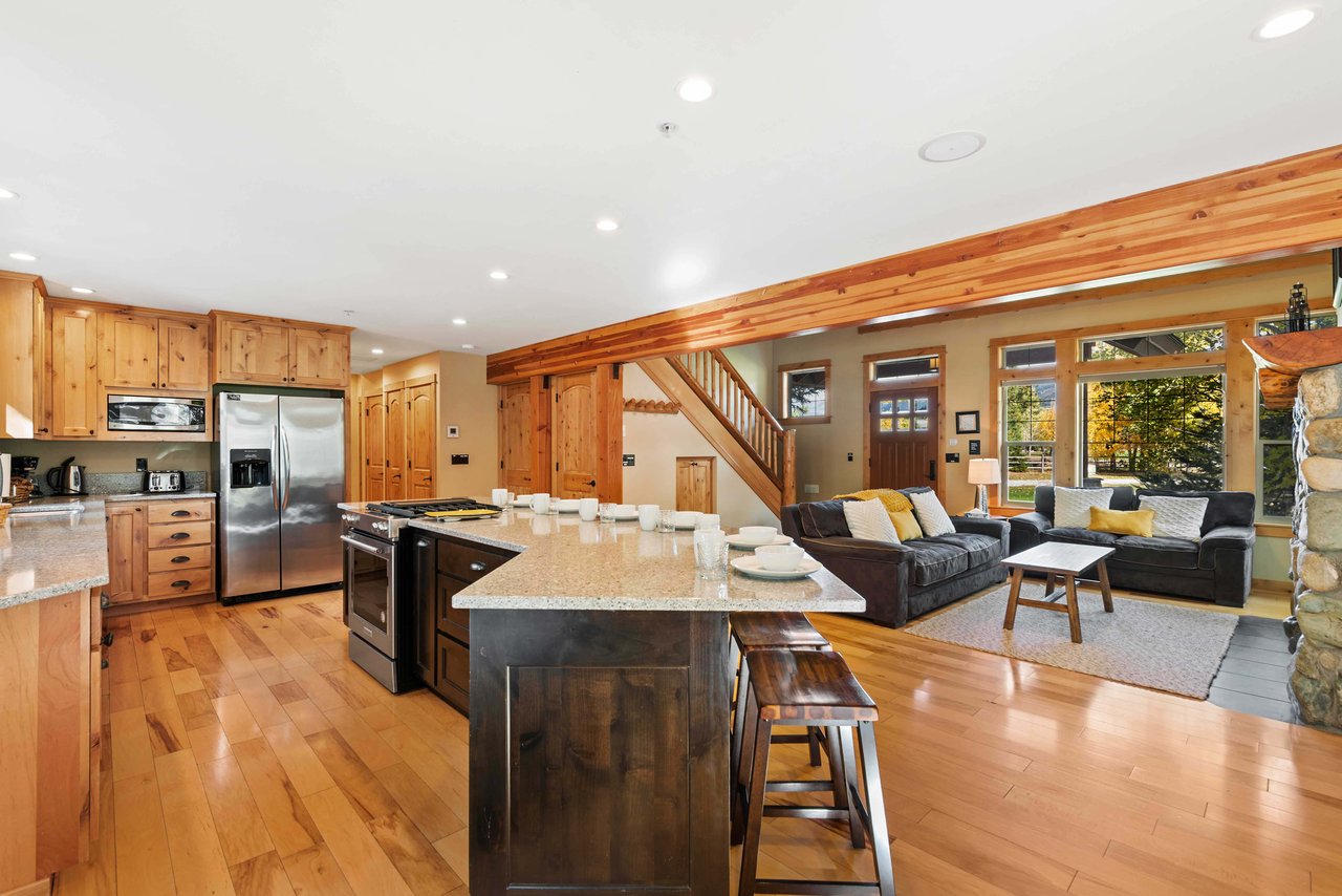Breakfast Table with high chairs