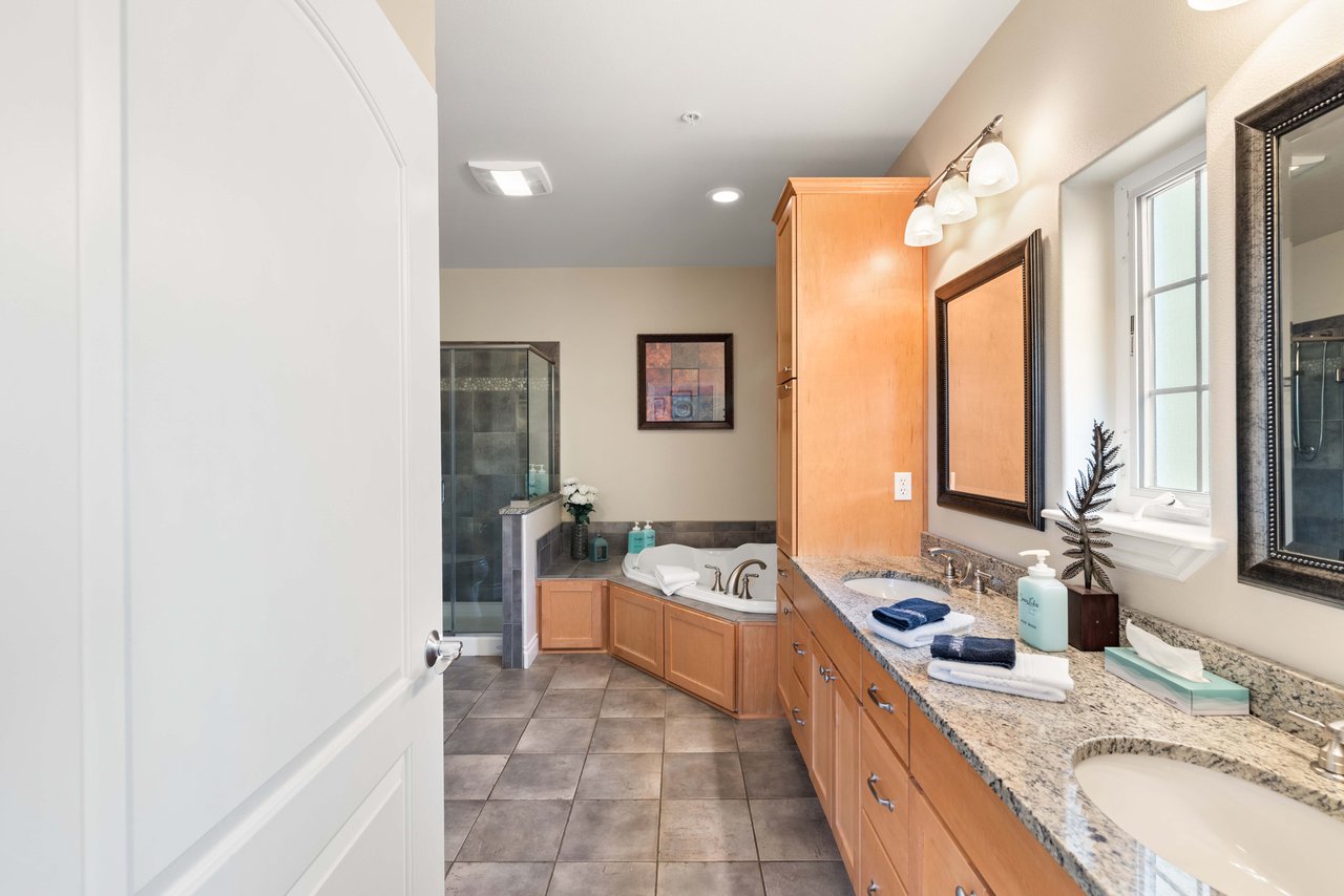 Primary Ensuite Bathroom with double sinks