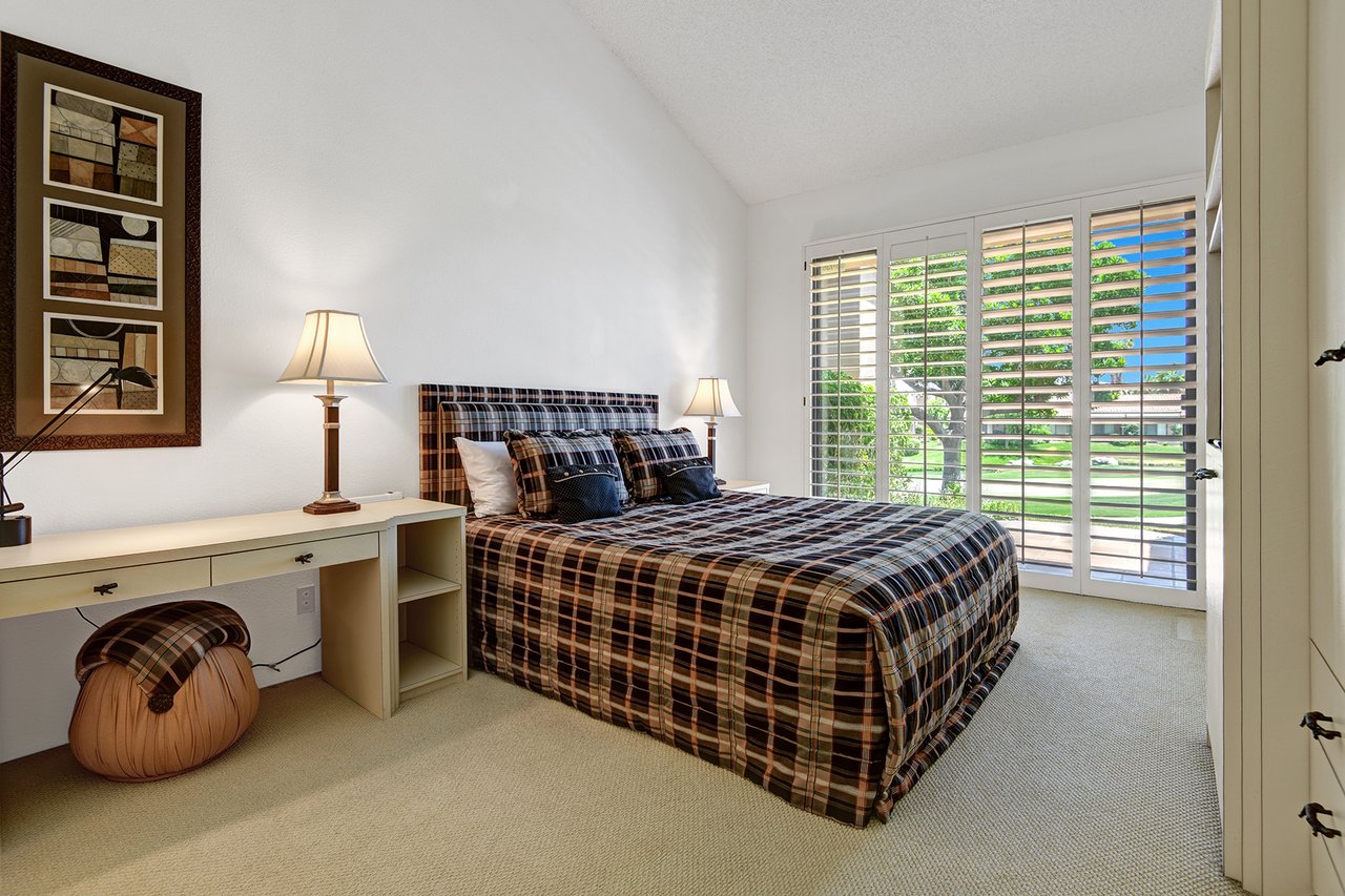 PRIMARY BEDROOM.jpg mls