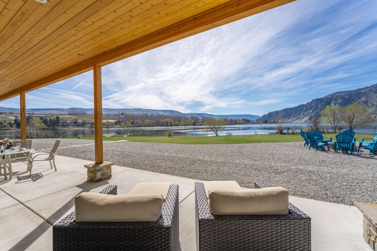 Additional comfortable seating areas.