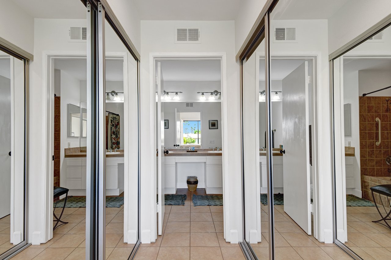 MAIN BEDROOM TO BATHROOM.jpg mls