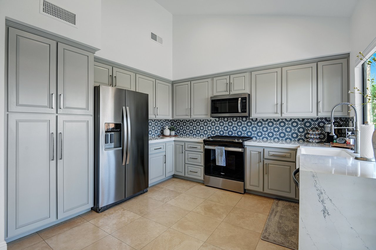 KITCHEN CONTINUED.jpg mls