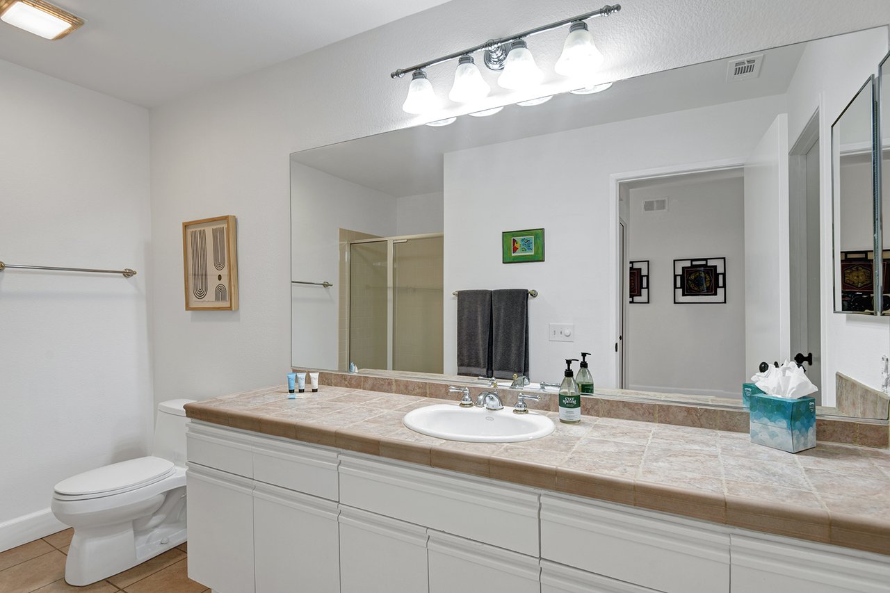 GUEST BATHROOM.jpg mls