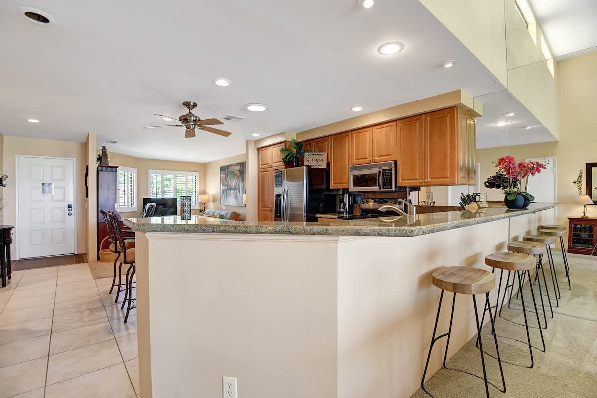 KITCHEN BAR TOP.jpg mls