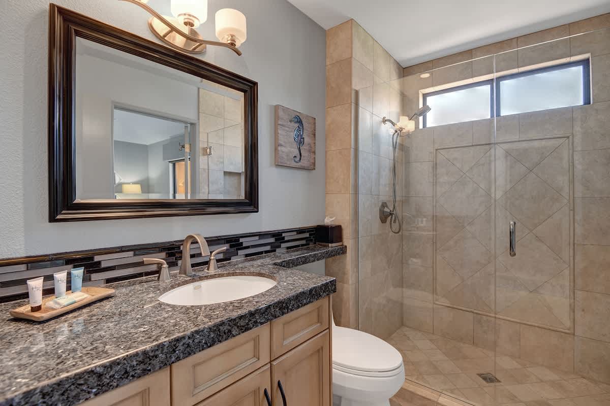 GUEST BATHROOM.jpg mls